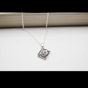 Sterling Silver Square Pattern Pendant Necklace - Silver